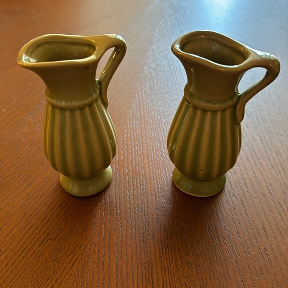 Set of 2 Vintage Stangl 1930s’ Mini-Vase Ribbed Olive Green Mini Pitchers - Picture 1 of 9